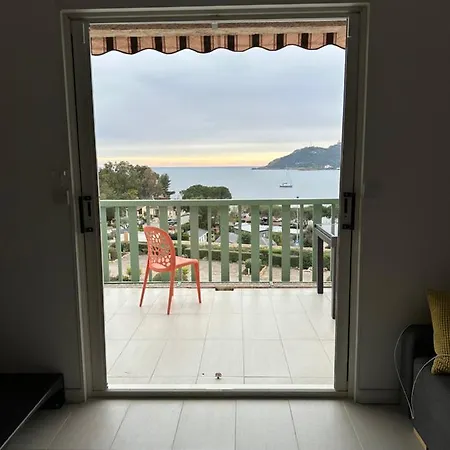 Appartement Front De Mer, Vue Exceptionnelle Panoramique Saint-Raphaël